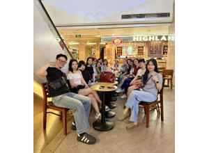 Cùng học trò đi tìm hiểu nghiên cứu các thương hiệu thời trang và thị trường